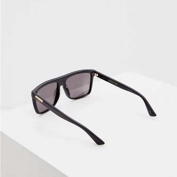 New ✨ Authentic Gucci GG0748S 001 Sunglasses – Black Frame, Grey Lenses ✨ - Picture 7 of 11